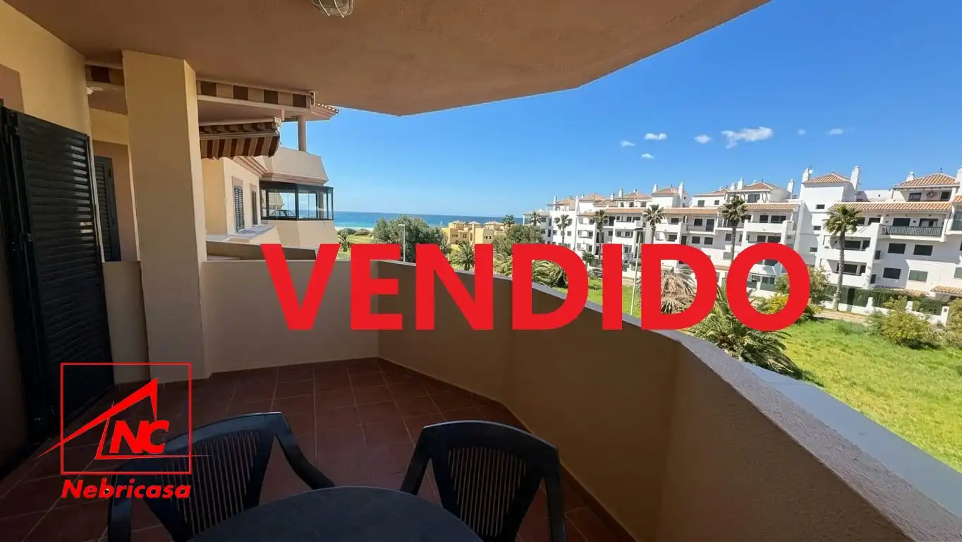 Flat with pool for sale in Atlanterra