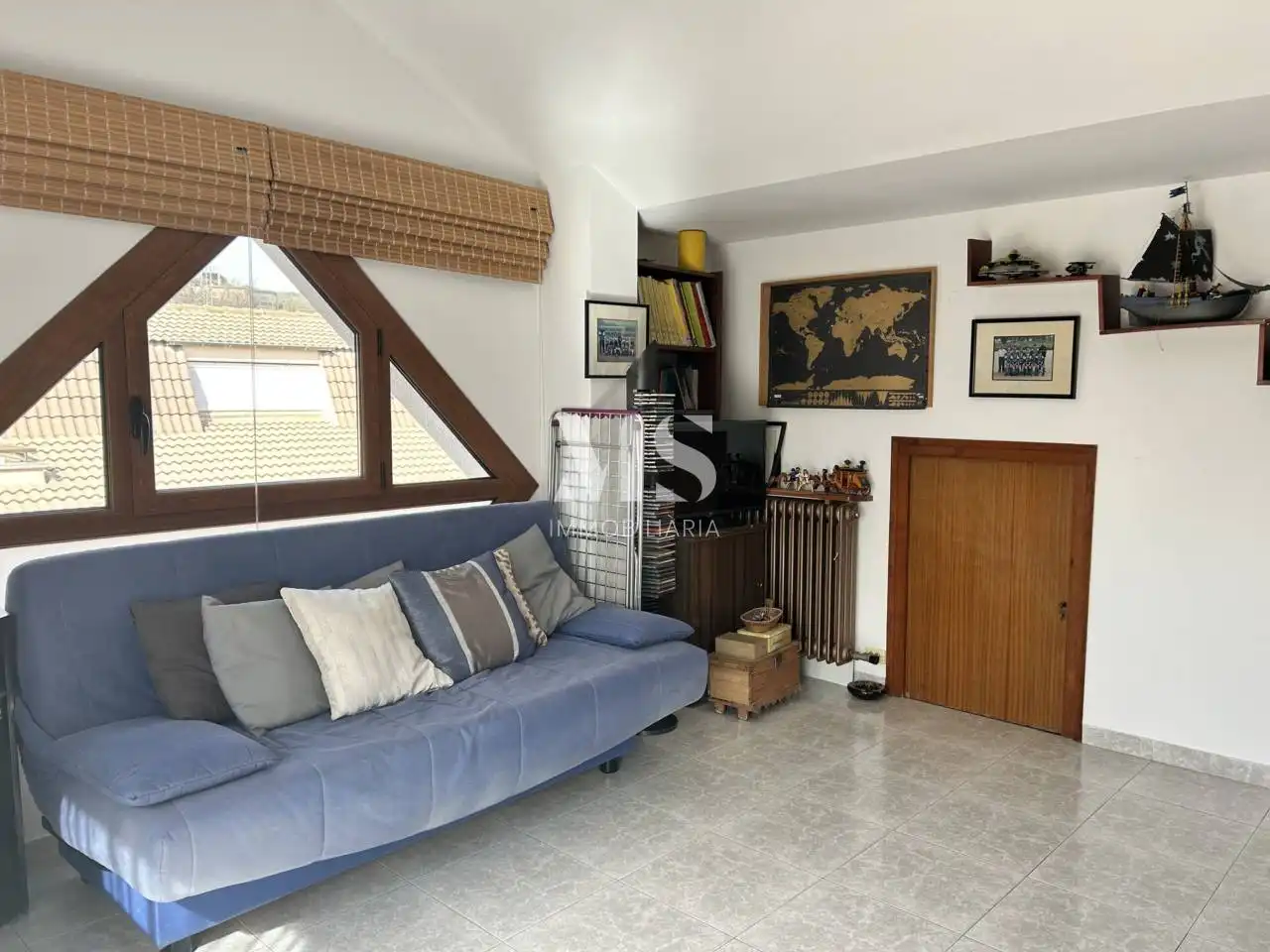 Sala d'estar de Casa adosada en venda en Vic amb Aire condicionat, Calefacció i Jardí privat