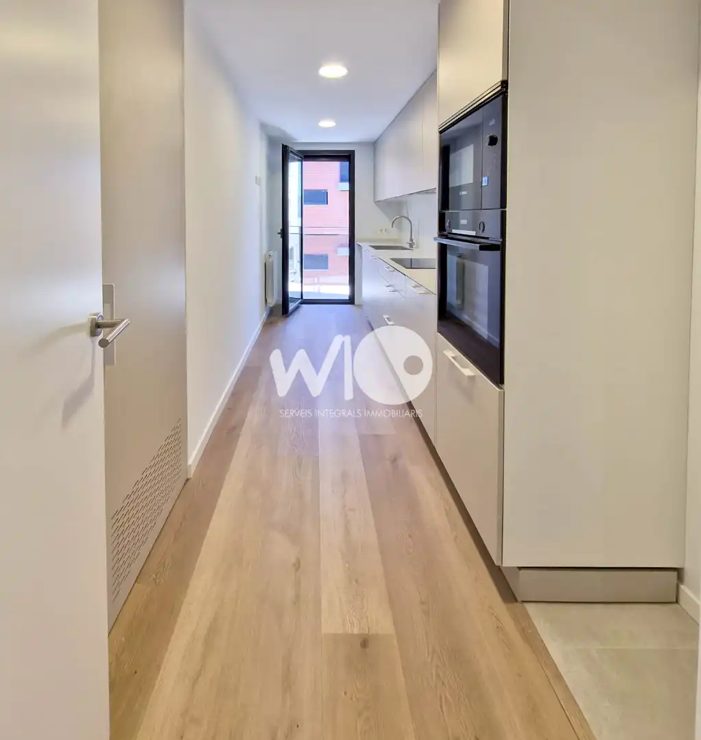 Cocina de Piso de alquiler en Girona con Aire acondicionado, Calefacción y Parquet