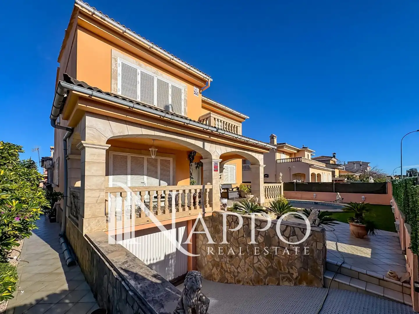 Vista exterior de Casa o xalet en venda en Marratxí amb Aire condicionat, Terrassa i Traster