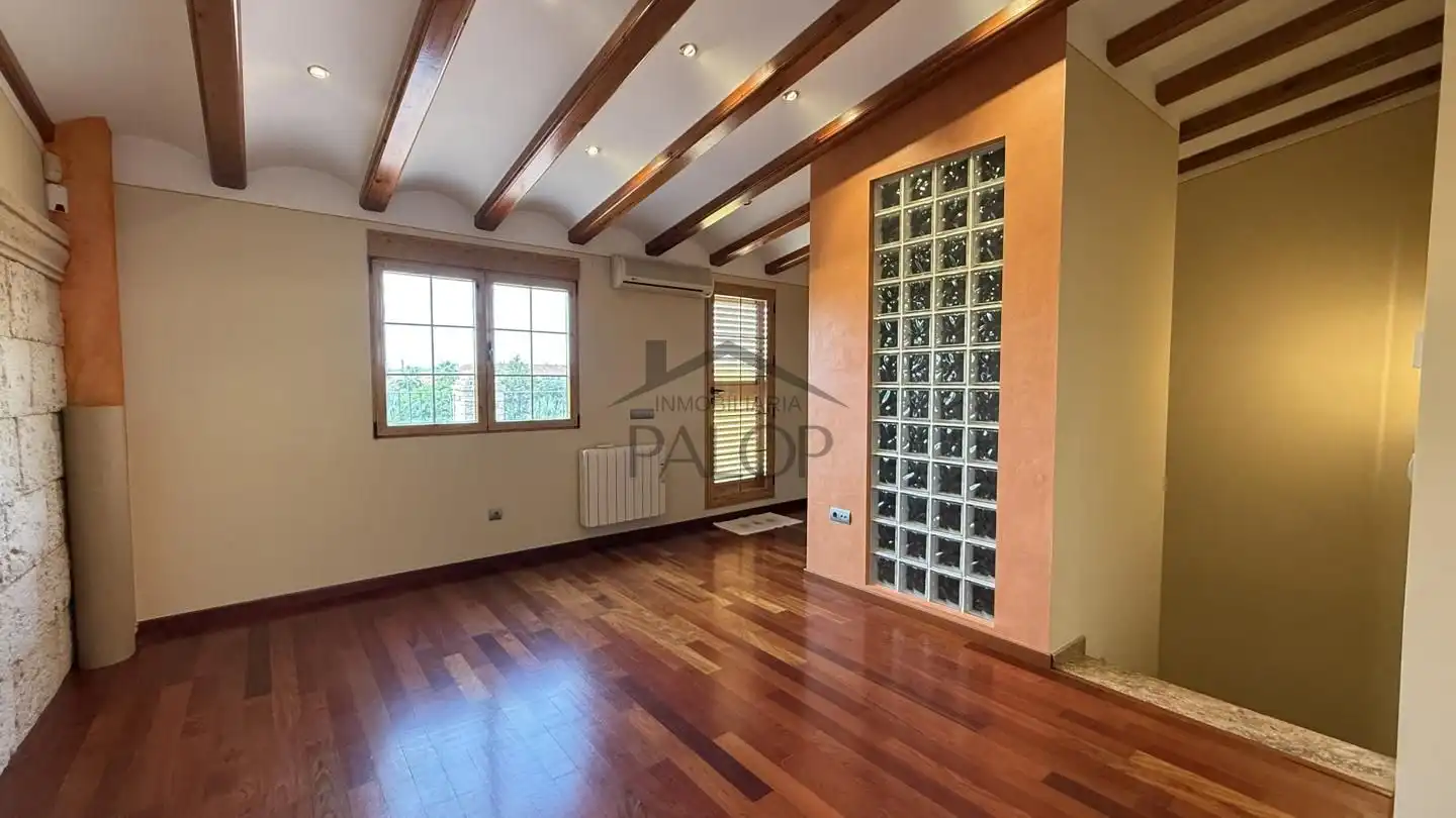 Sala de estar de Casa adosada en venta en Carcaixent con Aire acondicionado, Calefacción y Terraza
