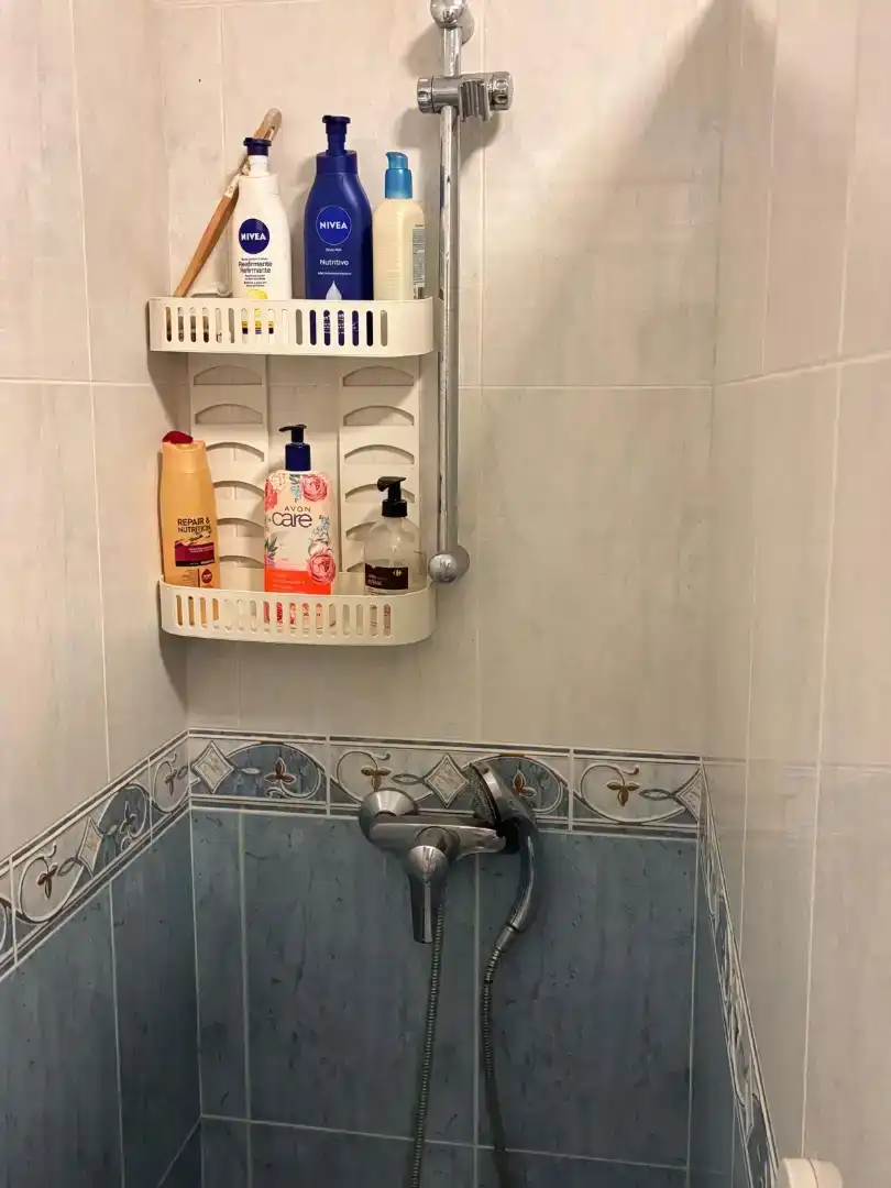 Badezimmer von Wohnungen zur Miete in Benalmádena mit Schwimmbad