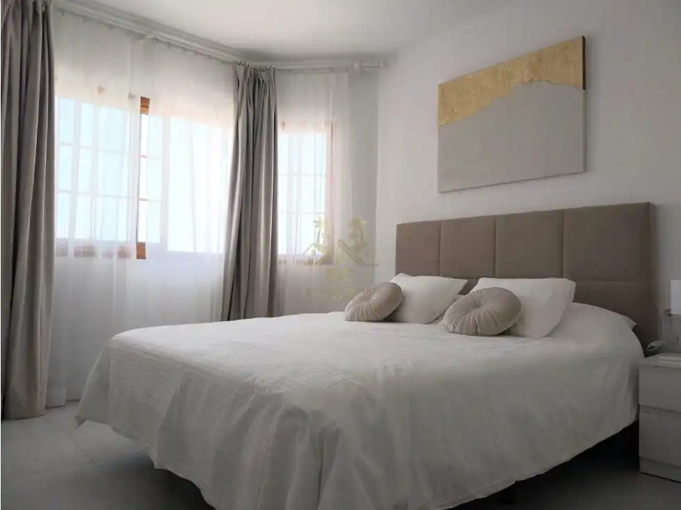 Apartamento con piscina en venta en Costa Adeje, imagen 9