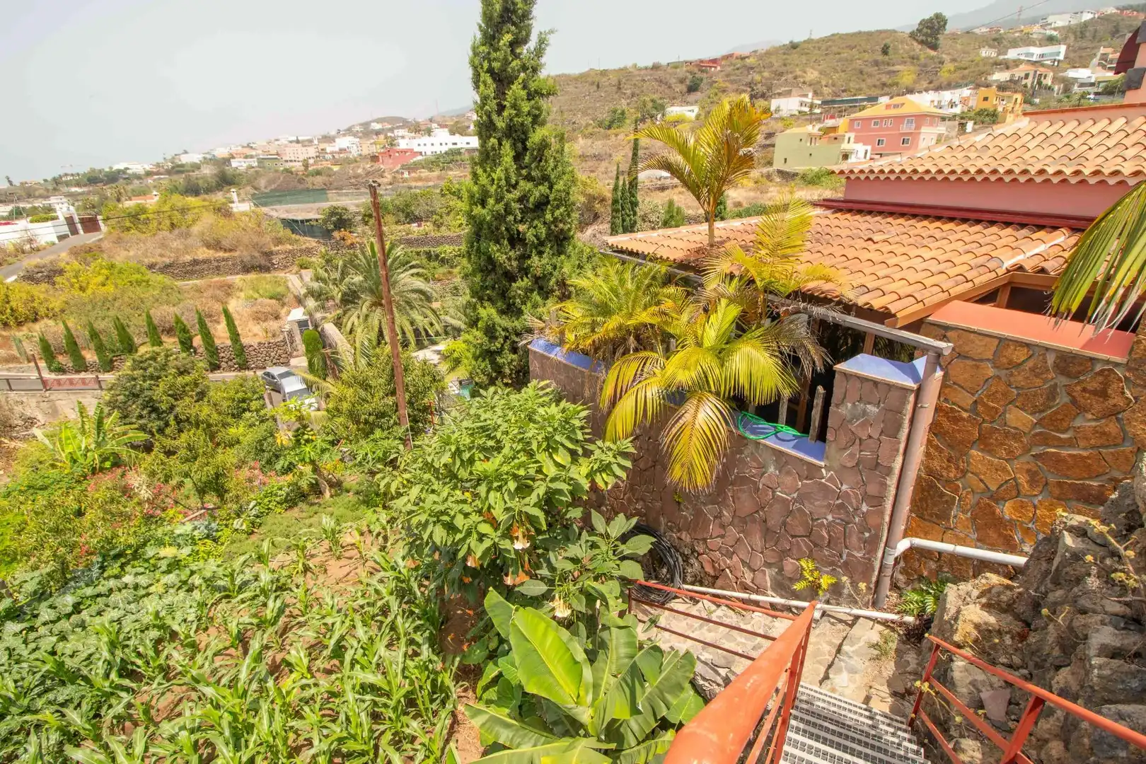 Vista exterior de Casa o xalet en venda en Icod de los Vinos amb Jardí privat, Terrassa i Traster