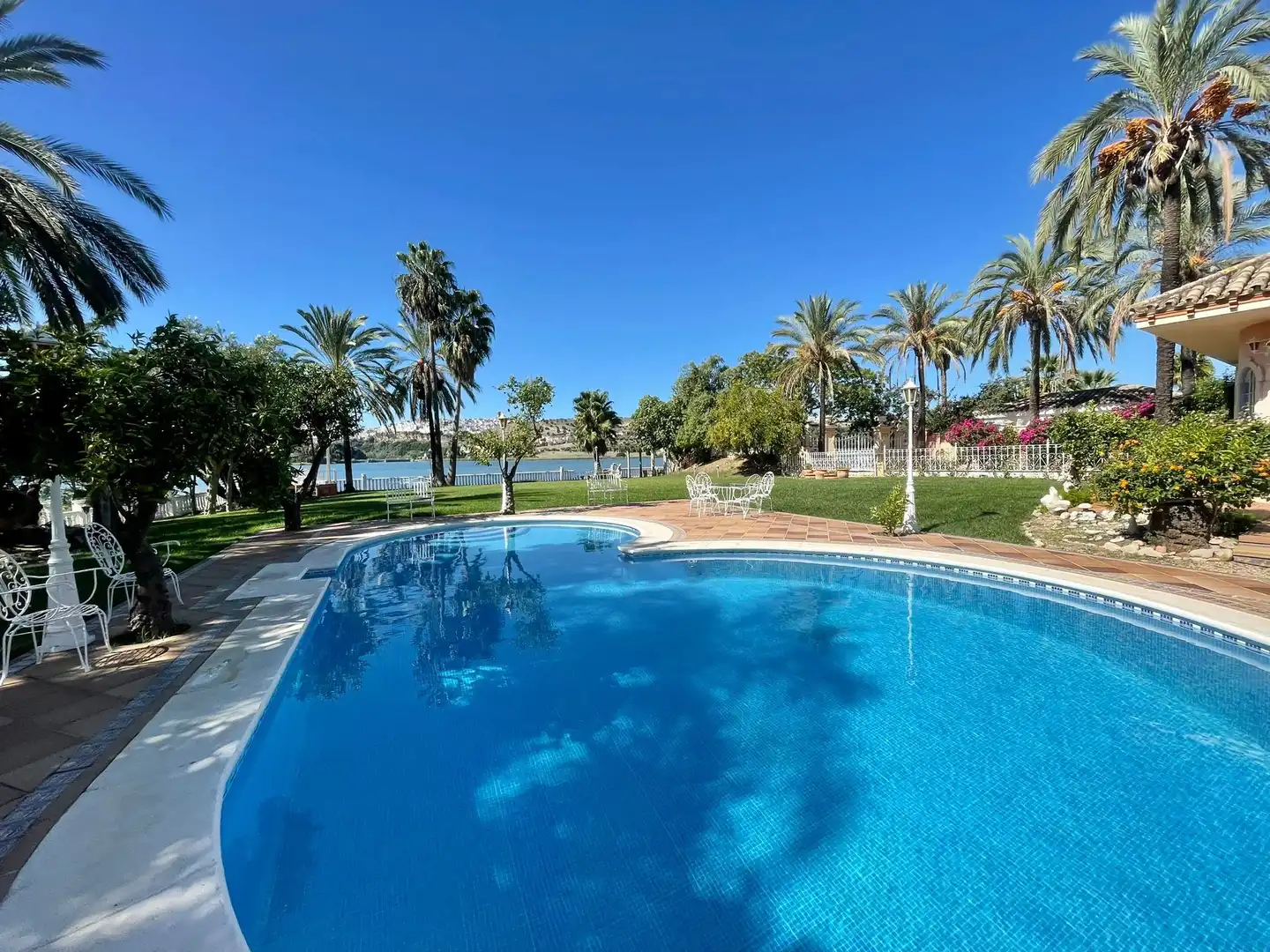 Piscina de Casa o xalet en venda en Arcos de la Frontera amb Aire condicionat, Jardí privat i Terrassa