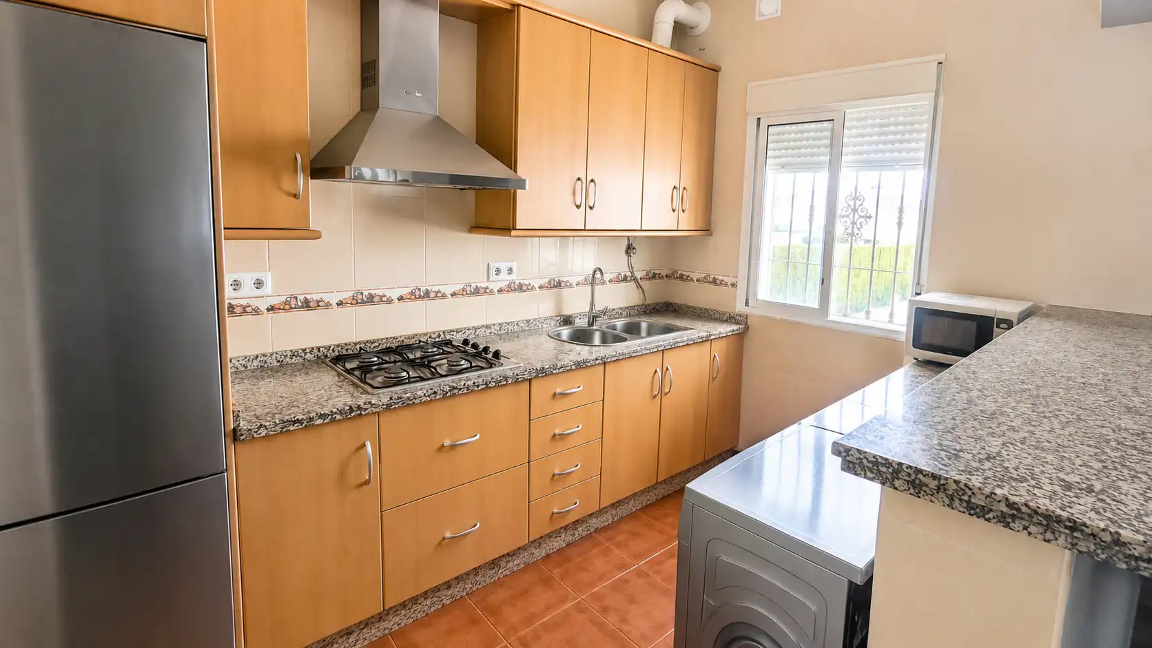 Cuina de Casa o xalet en venda en La Carlota amb Aire condicionat, Jardí privat i Terrassa