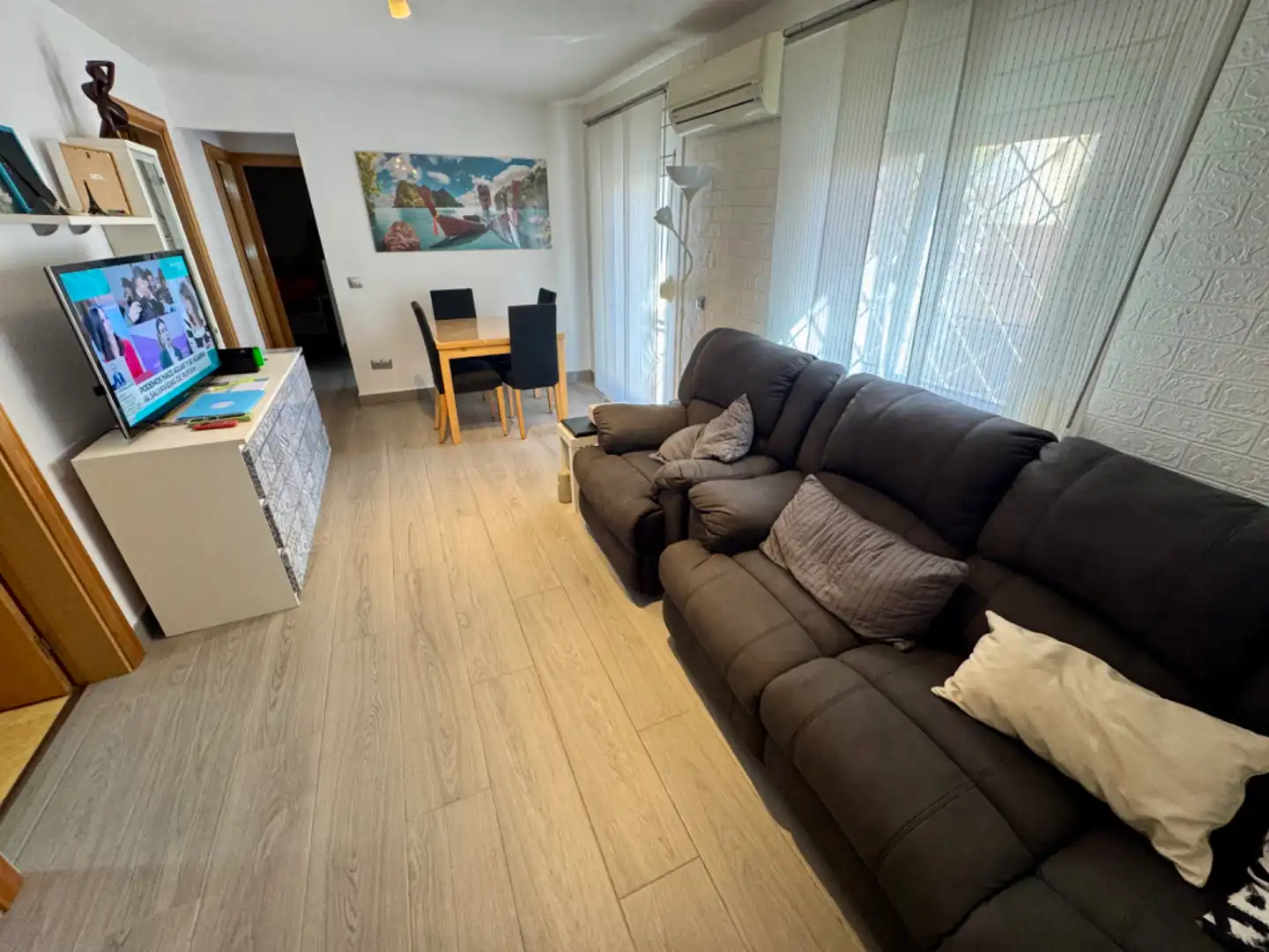 Sala de estar de Planta baja en venta en Sant Boi de Llobregat con Aire acondicionado y Balcón