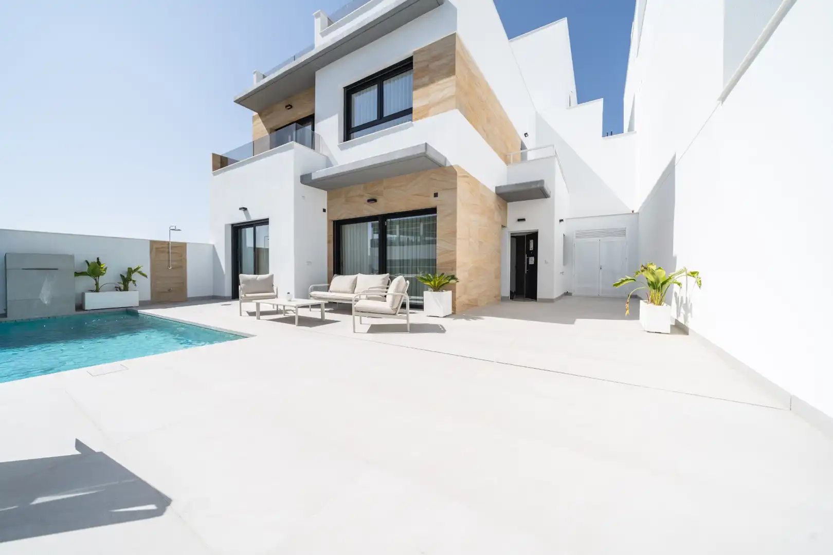 Terraced house with pool for sale in Benijófar