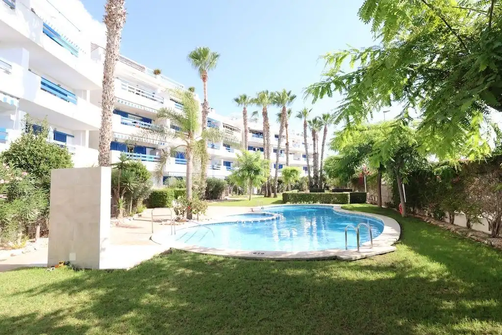 Apartamento con piscina en venta en D-1 LA MOSCA Y LA CAMPANA