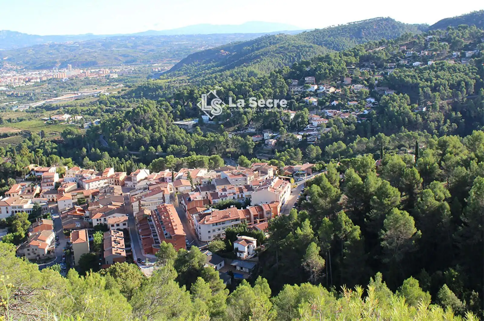 Vista exterior de Dúplex en venda en Castellví de Rosanes amb Aire condicionat, Calefacció i Terrassa
