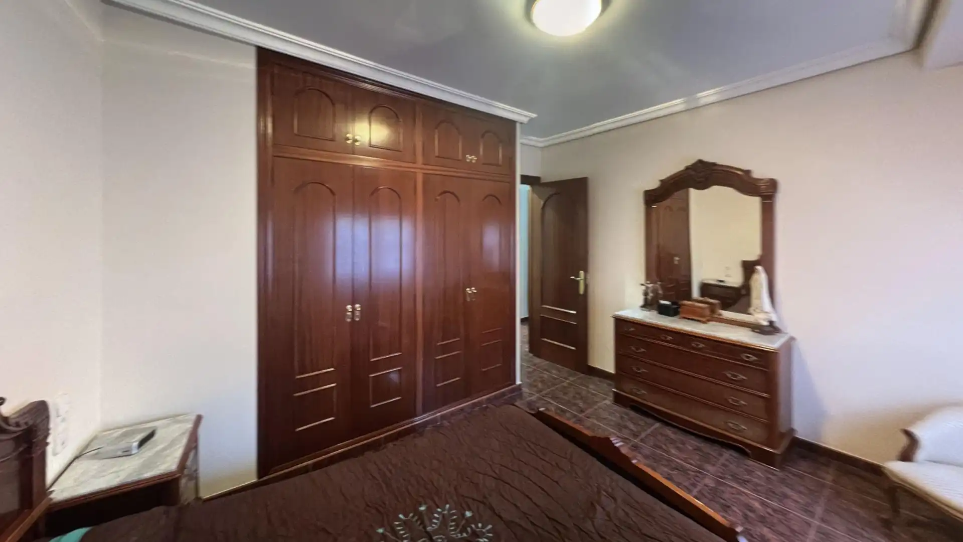 Habitación de Casa adosada en venta en Utiel con Calefacción, Amueblado y Balcón