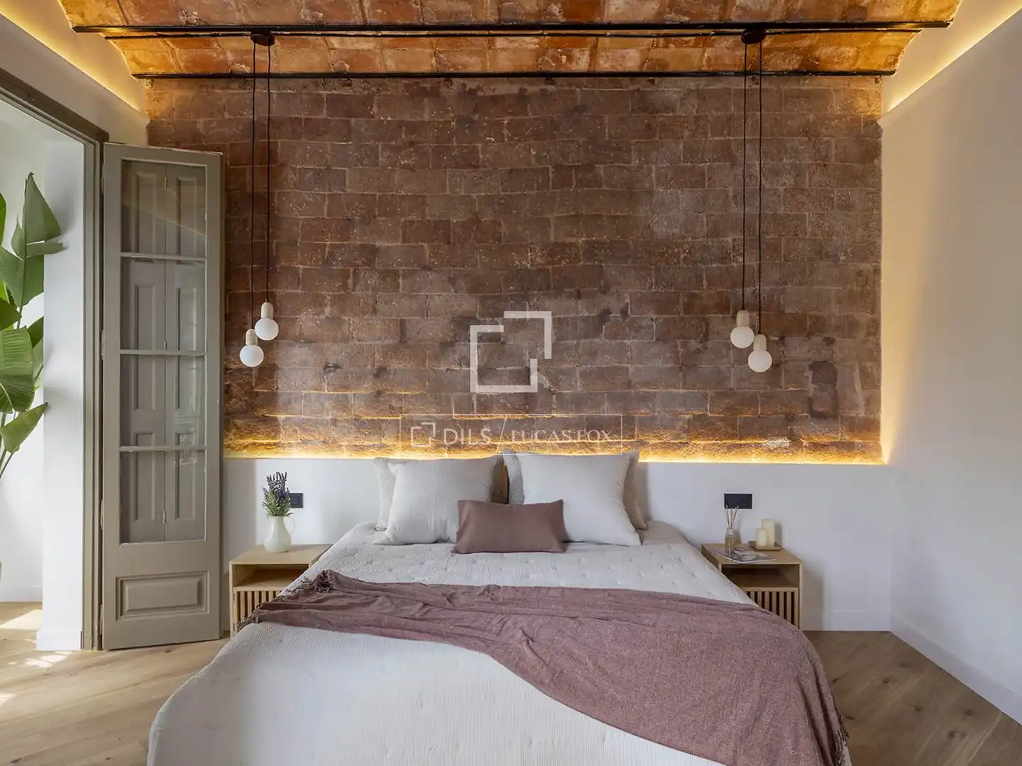 Schlafzimmer von Wohnung zum Verkauf in Barcelona mit Klimaanlage, Heizung und Balkon