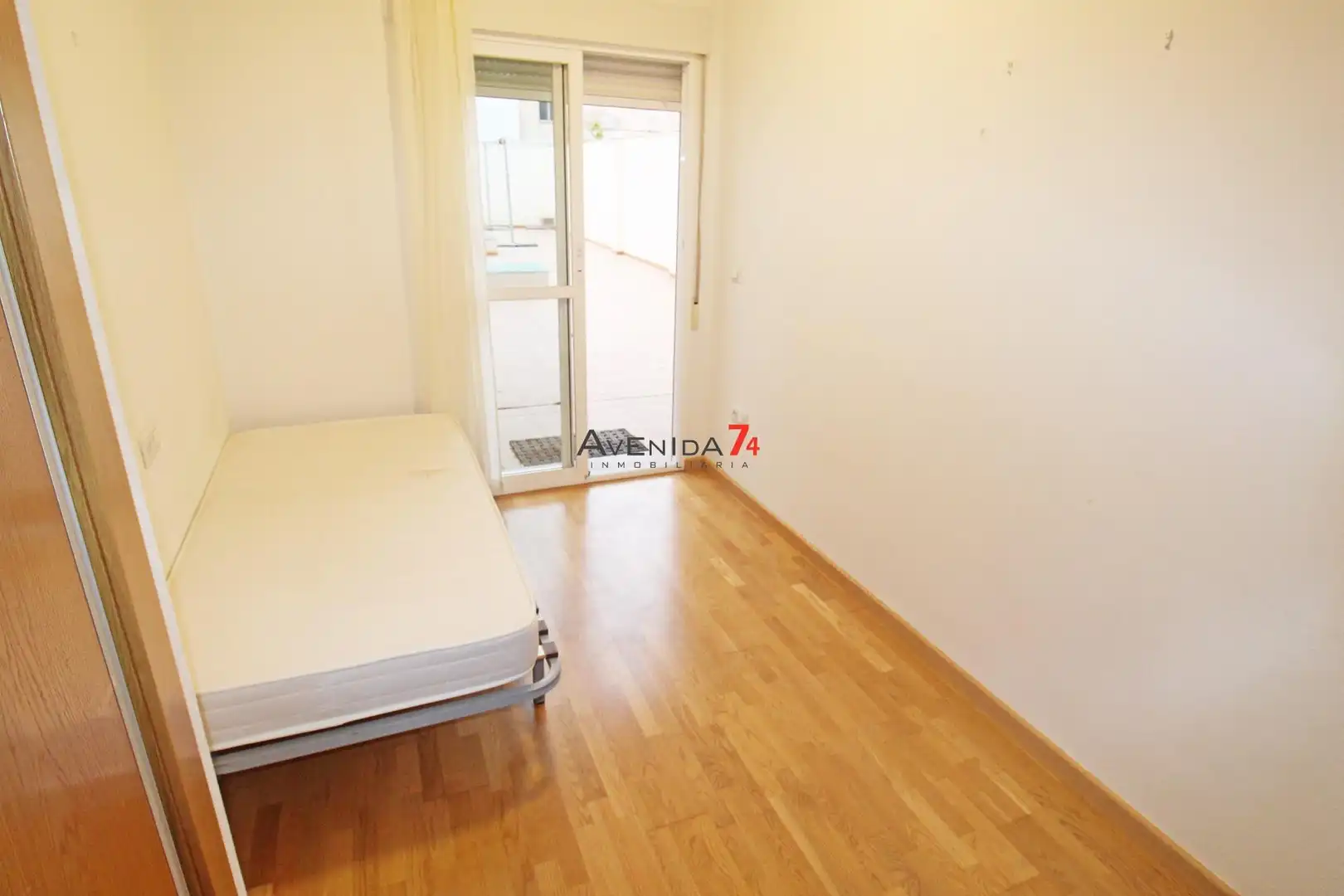 Dormitori de Apartament en venda en Lorca amb Aire condicionat, Terrassa i Moblat