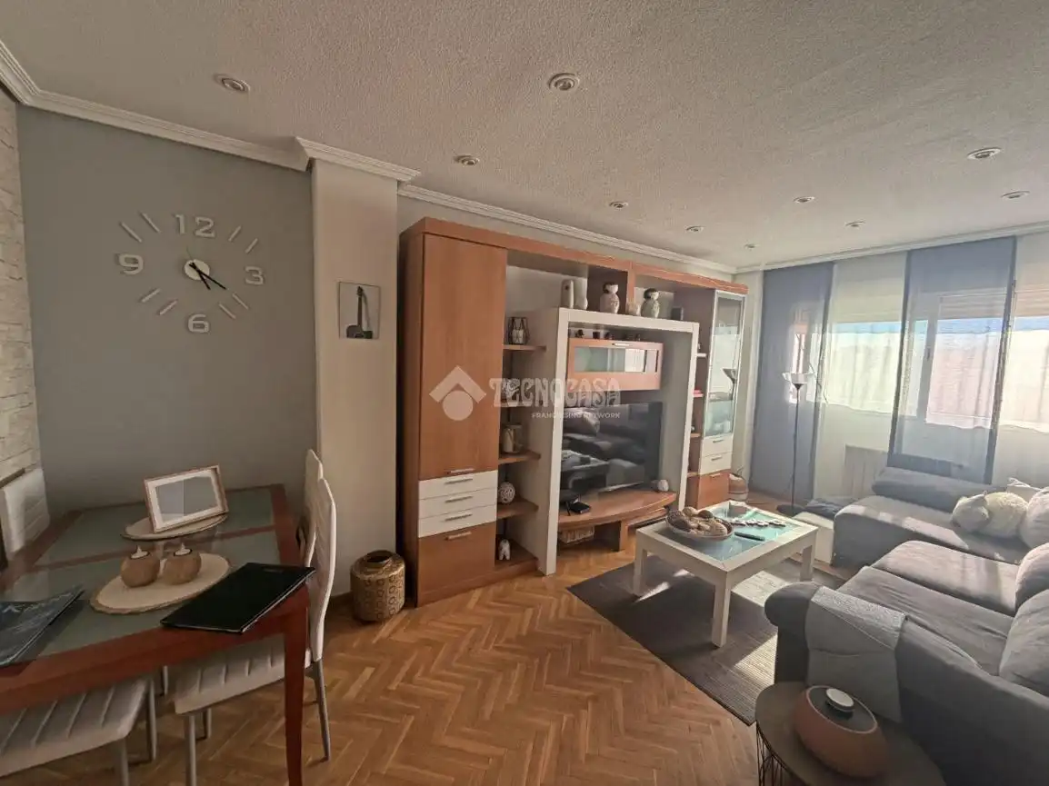 Flat for sale in Villaverde