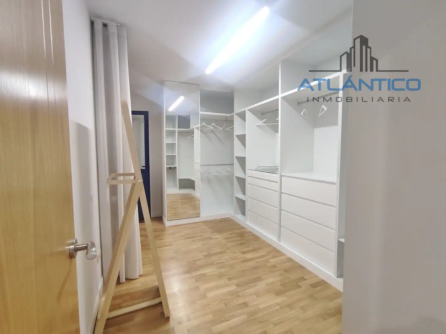 Wohnung zur Miete in Avenida de Bértoa, Carballo