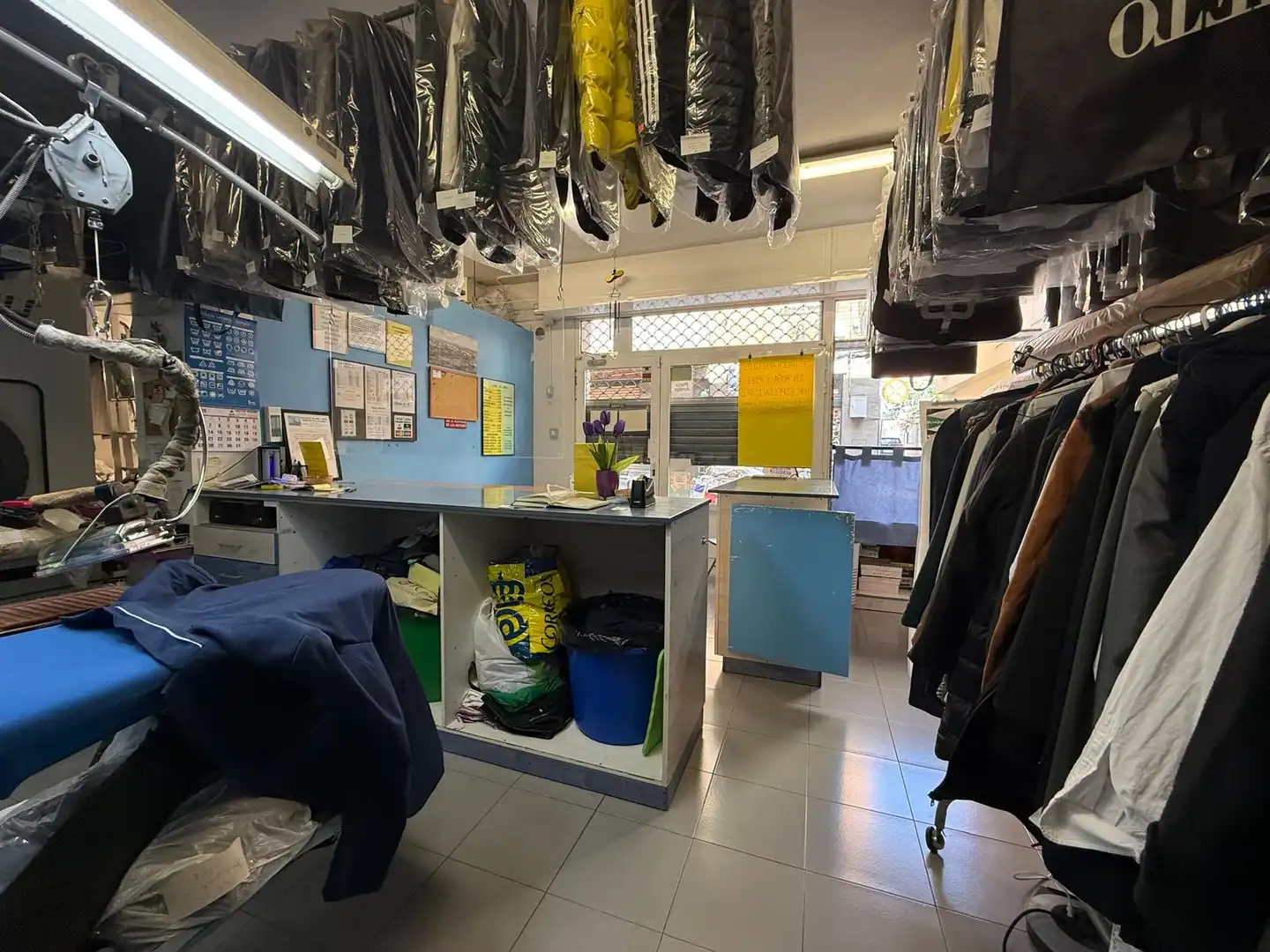 Commercial properties for sale in Santa Coloma de Gramenet  with Air Conditioner