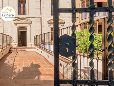 Attique avec balcon à vendre à Carrer Carrer Callao