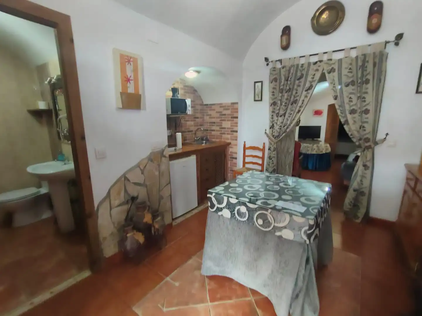 Cuina de Finca rústica en venda en Guadix amb Moblat, Forn i Piscina comunitària