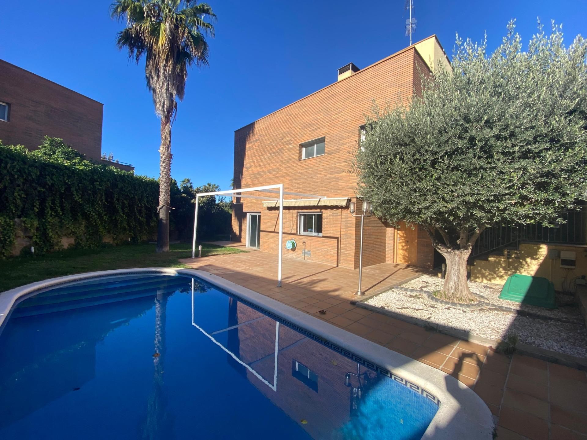 Jardí de Casa o xalet en venda en Terrassa amb Calefacció, Jardí privat i Terrassa