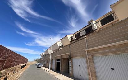 Vista exterior de Dúplex en venda en Noez amb Aire condicionat i Terrassa