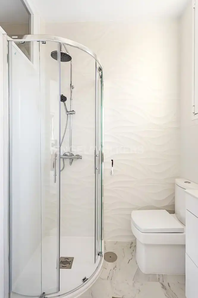 Baño de Piso en venta en Madrid con Aire acondicionado, Calefacción y Amueblado