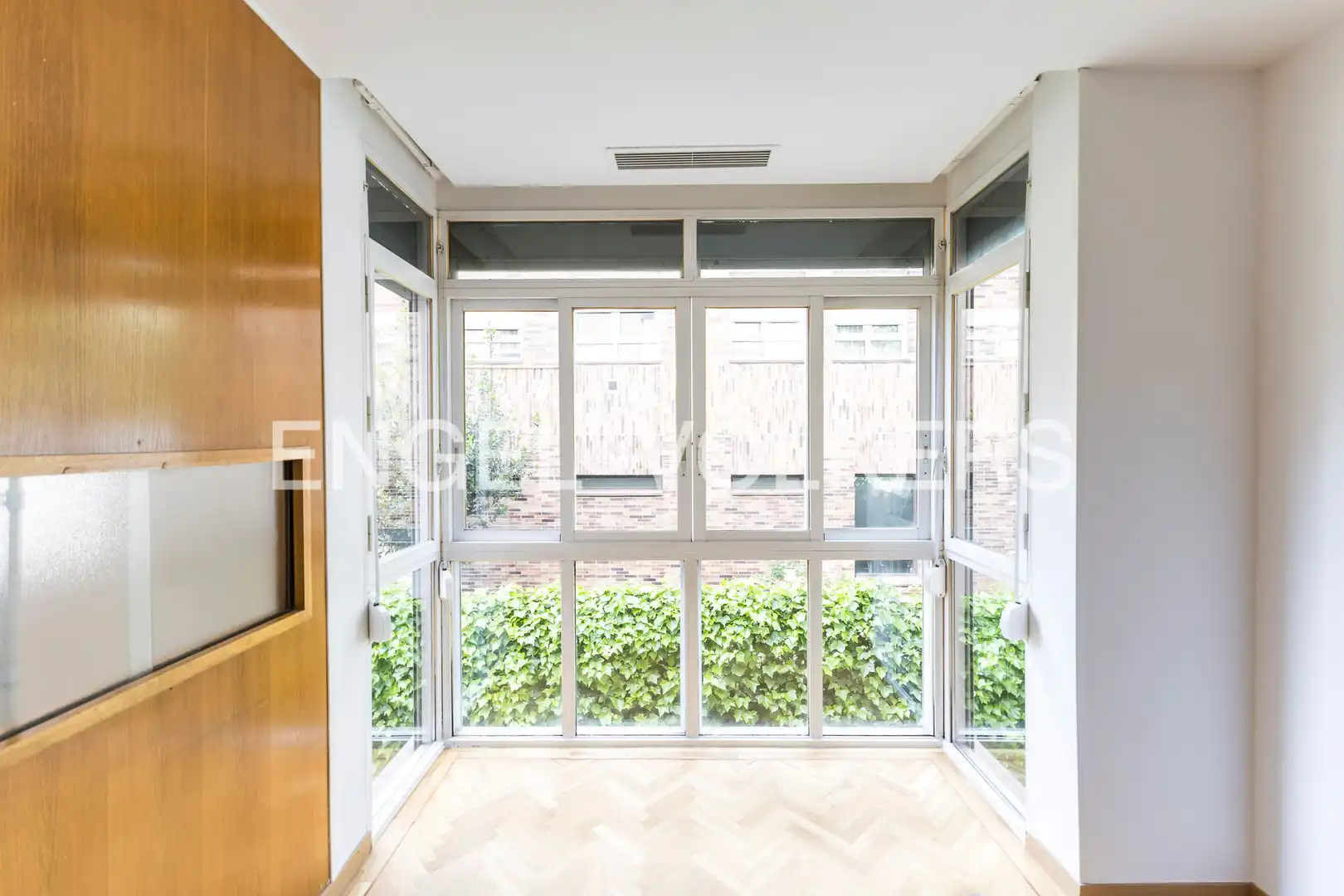 Außenansicht von Wohnung zur Miete in Madrid mit Klimaanlage, Heizung und Privatgarten
