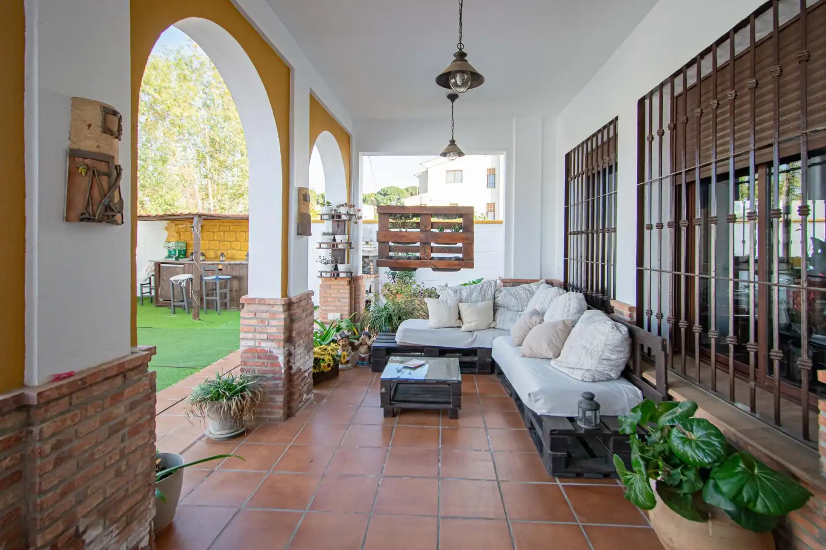 Terrassa de Casa o xalet en venda en Alcalá de Guadaira amb Aire condicionat, Jardí privat i Piscina