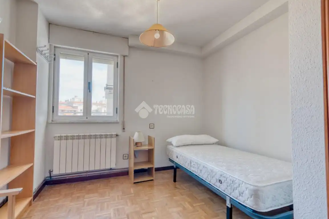 Habitación de Piso en venta en Santa Marta de Tormes con Calefacción y Parquet