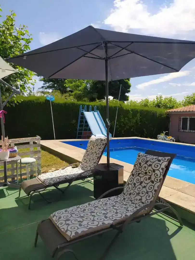 Piscina de Casa o xalet en venda en El Pino de Tormes amb Piscina, Moblat i Forn