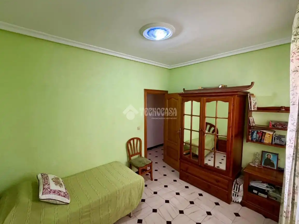 Schlafzimmer von Wohnung zum Verkauf in Úbeda mit Klimaanlage, Heizung und Balkon
