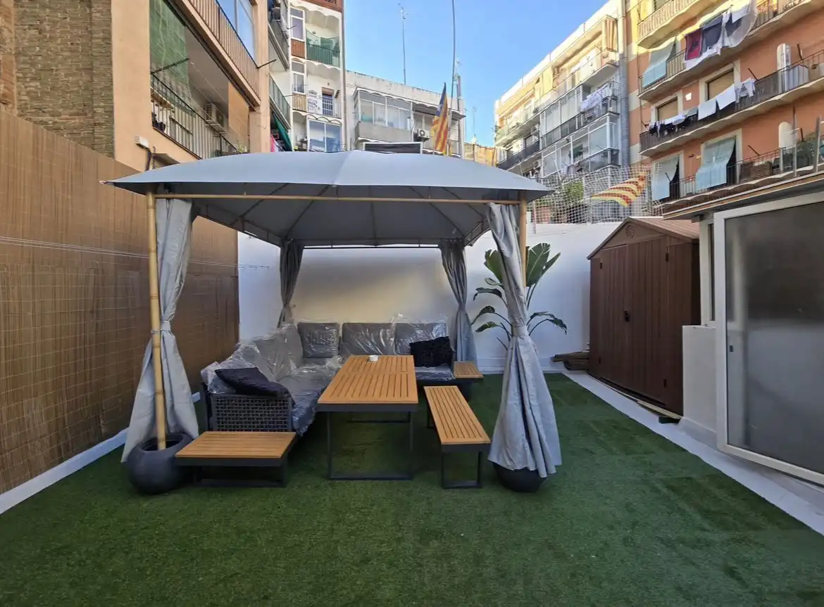 Terrace of Duplexes for rent to own in Barcelona  with Air Conditioner, Private garden and Pets allowed