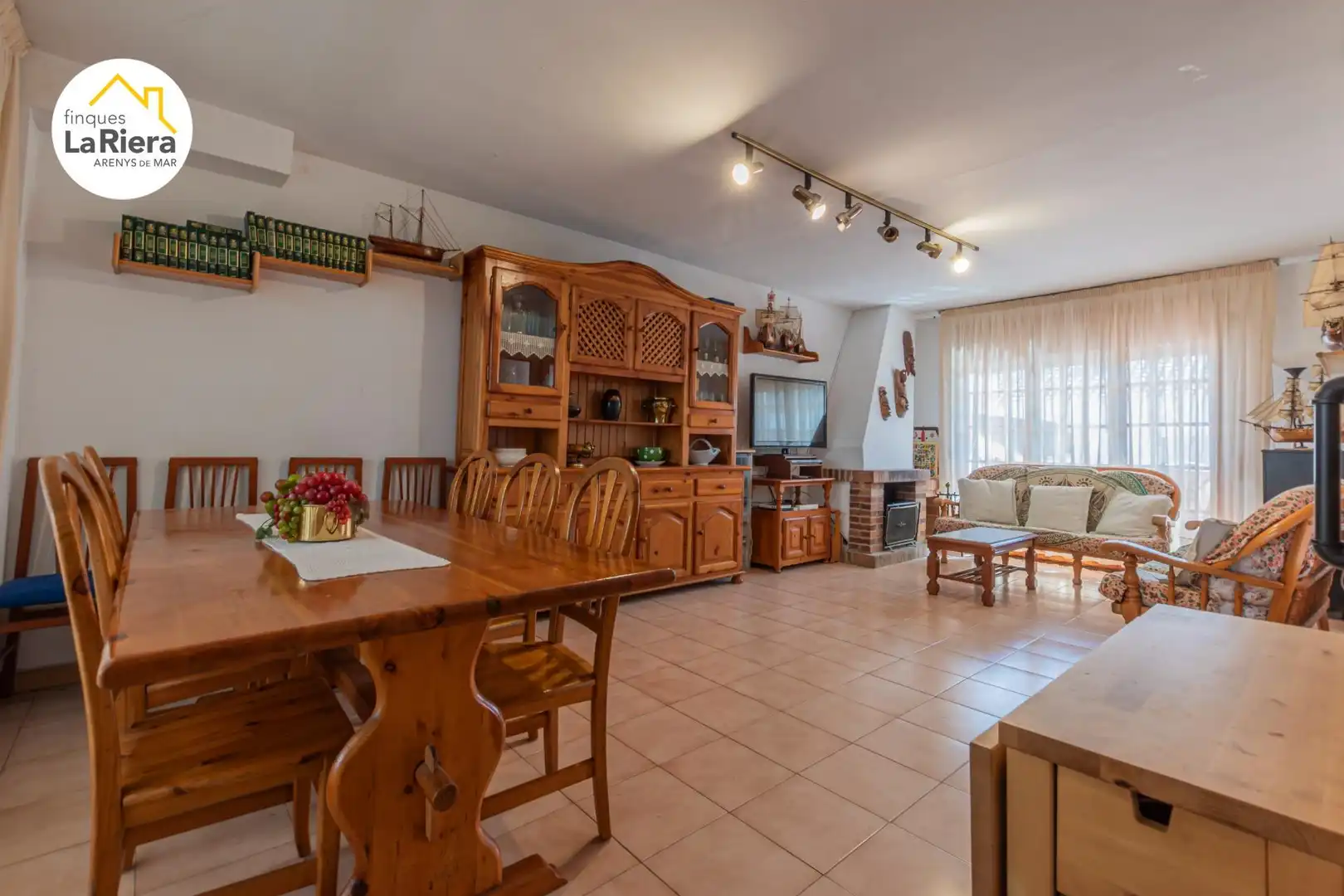 Sala de estar de Casa o chalet en venta en Arenys de Mar con Terraza, Trastero y Balcón