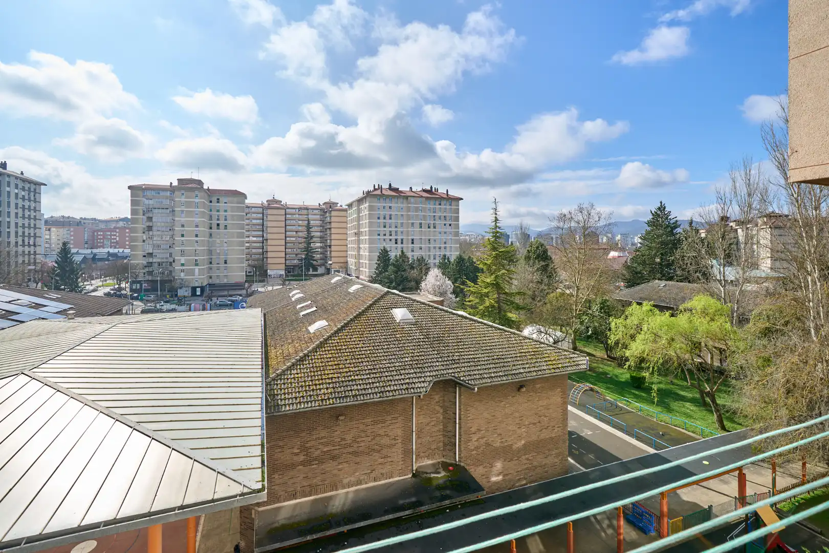 Vista exterior de Piso en venta en Vitoria - Gasteiz con Terraza
