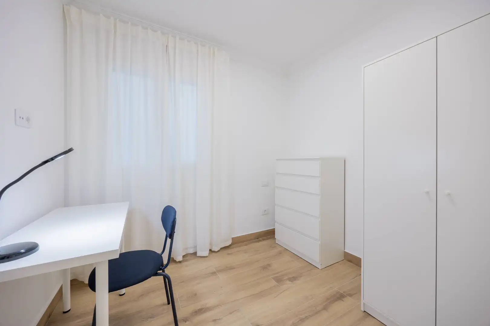 Habitación de Piso de alquiler en Las Palmas de Gran Canaria con Amueblado, Balcón y Alarma