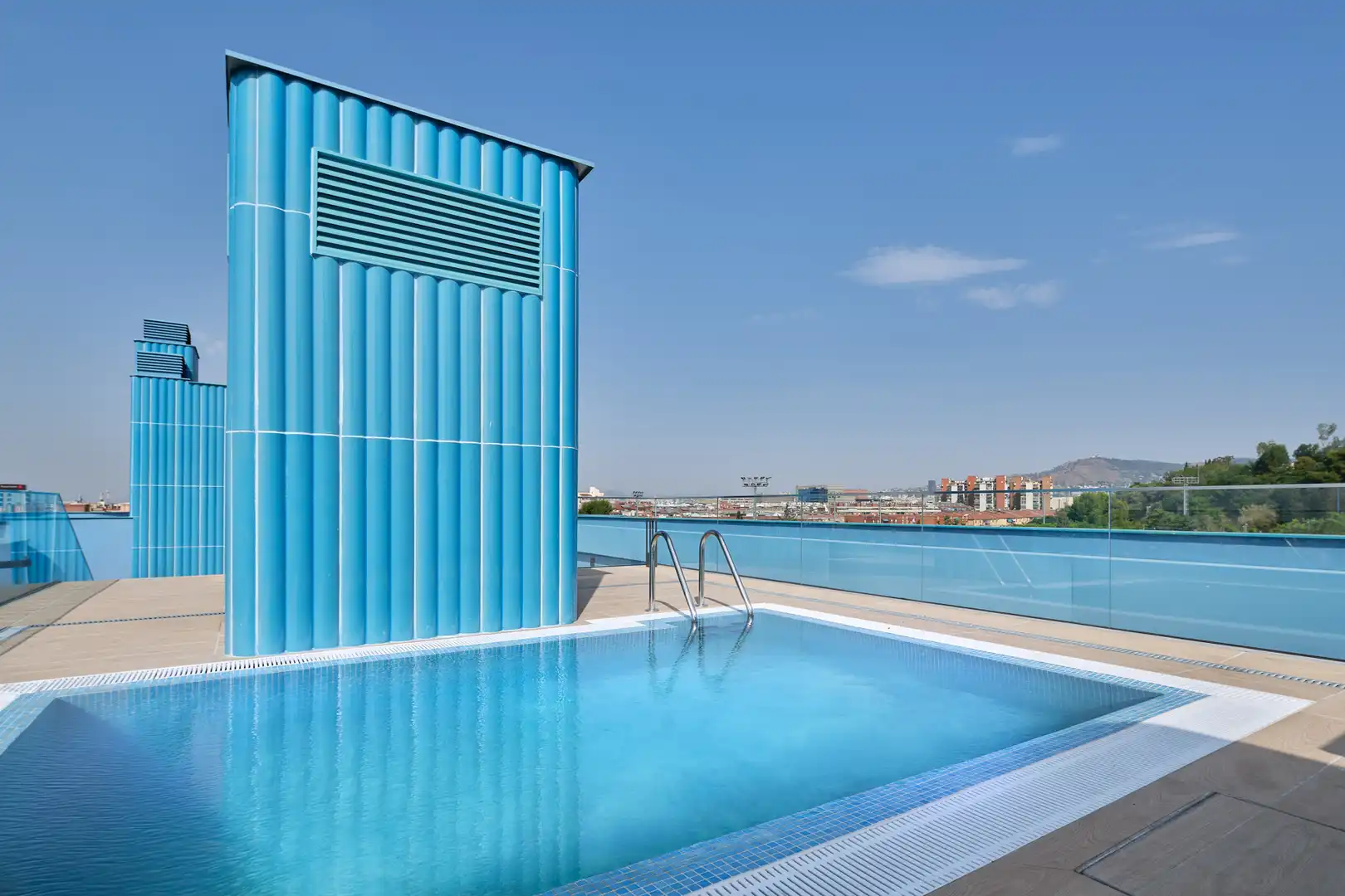 Piso de obra nueva con terraza en venta en Carrer dels Ferrocarrils Catalans 12, imagen 9