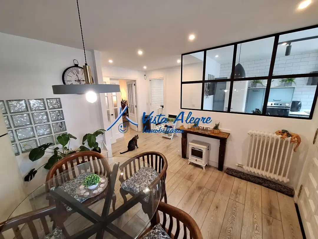 Esszimmer von Einfamilien-Reihenhaus zum Verkauf in Haro mit Klimaanlage, Heizung und Terrasse