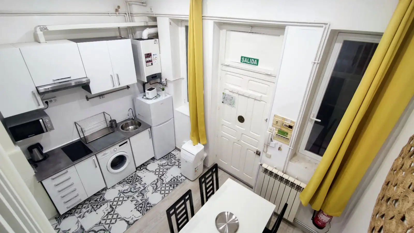 Piso con ascensor en venta en Calle de Galileo, imagen 3