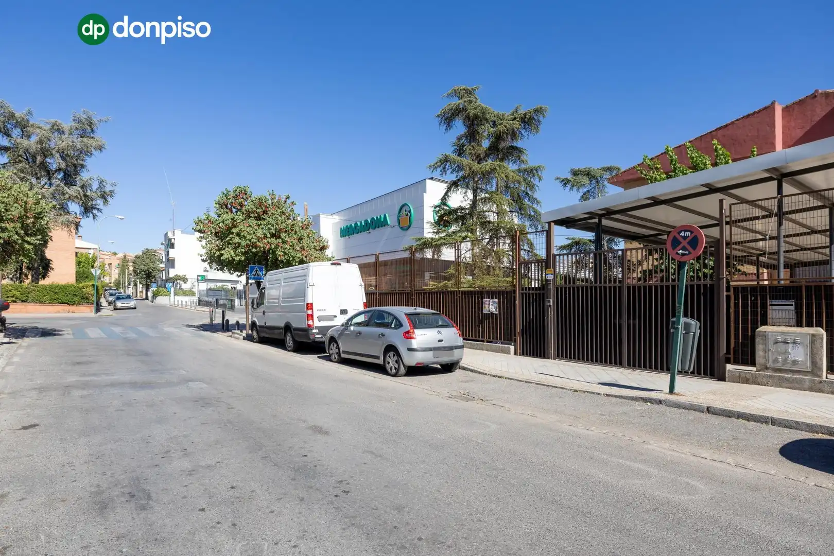 Parkplatz von Wohnungen zum Verkauf in Granada mit Heizung und Terrasse
