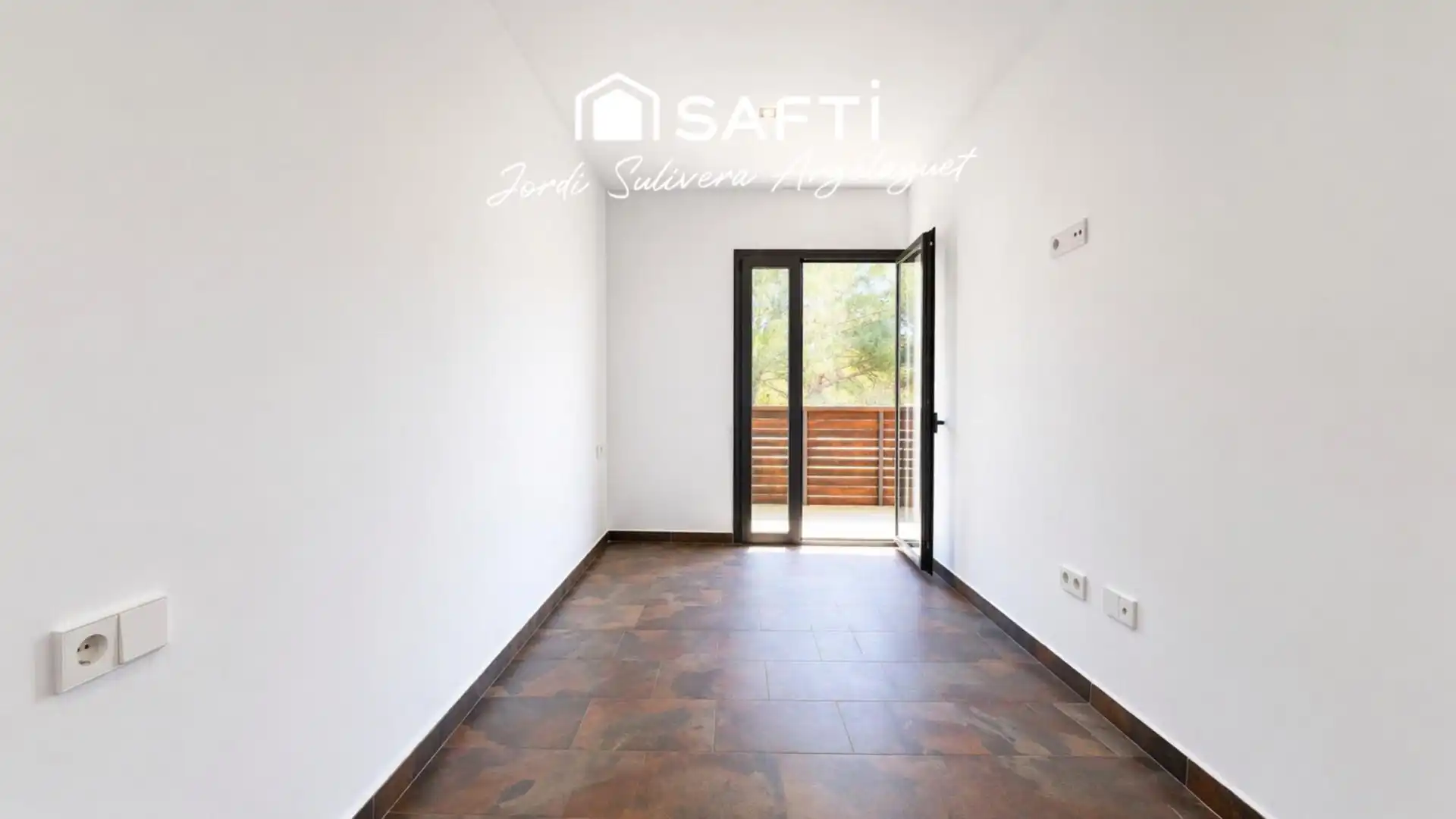 Jardín de Casa adosada en venta en L'Escala con Aire acondicionado, Terraza y Balcón