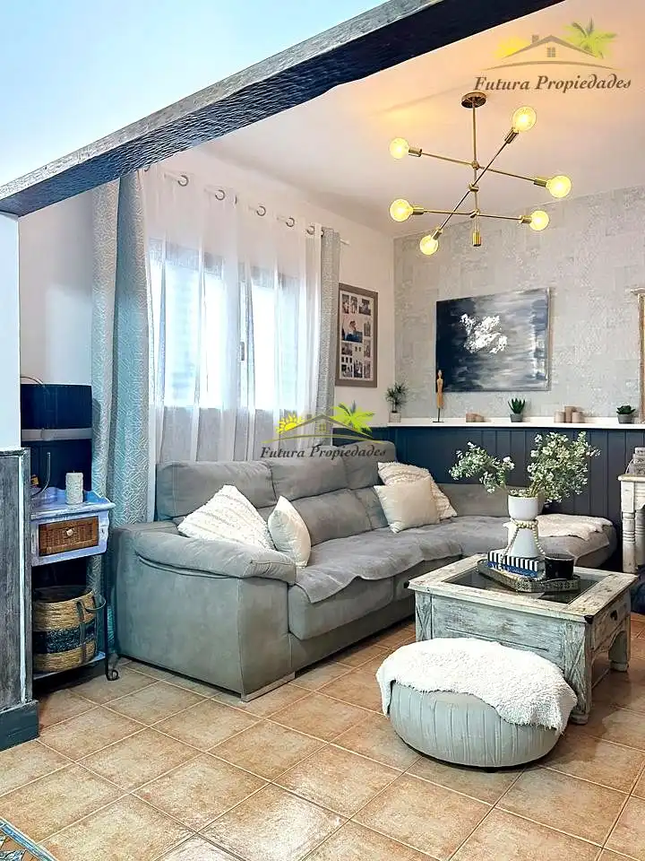 Sala d'estar de Dúplex en venda en Arrecife amb Aire condicionat, Terrassa i Moblat