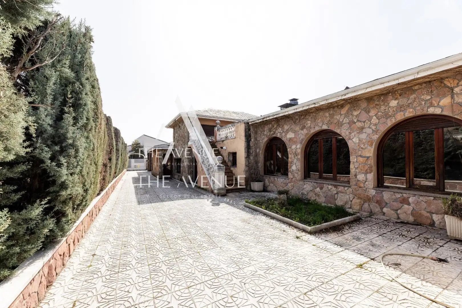 Vista exterior de Casa o xalet en venda en Villanueva de la Cañada amb Aire condicionat, Calefacció i Jardí privat
