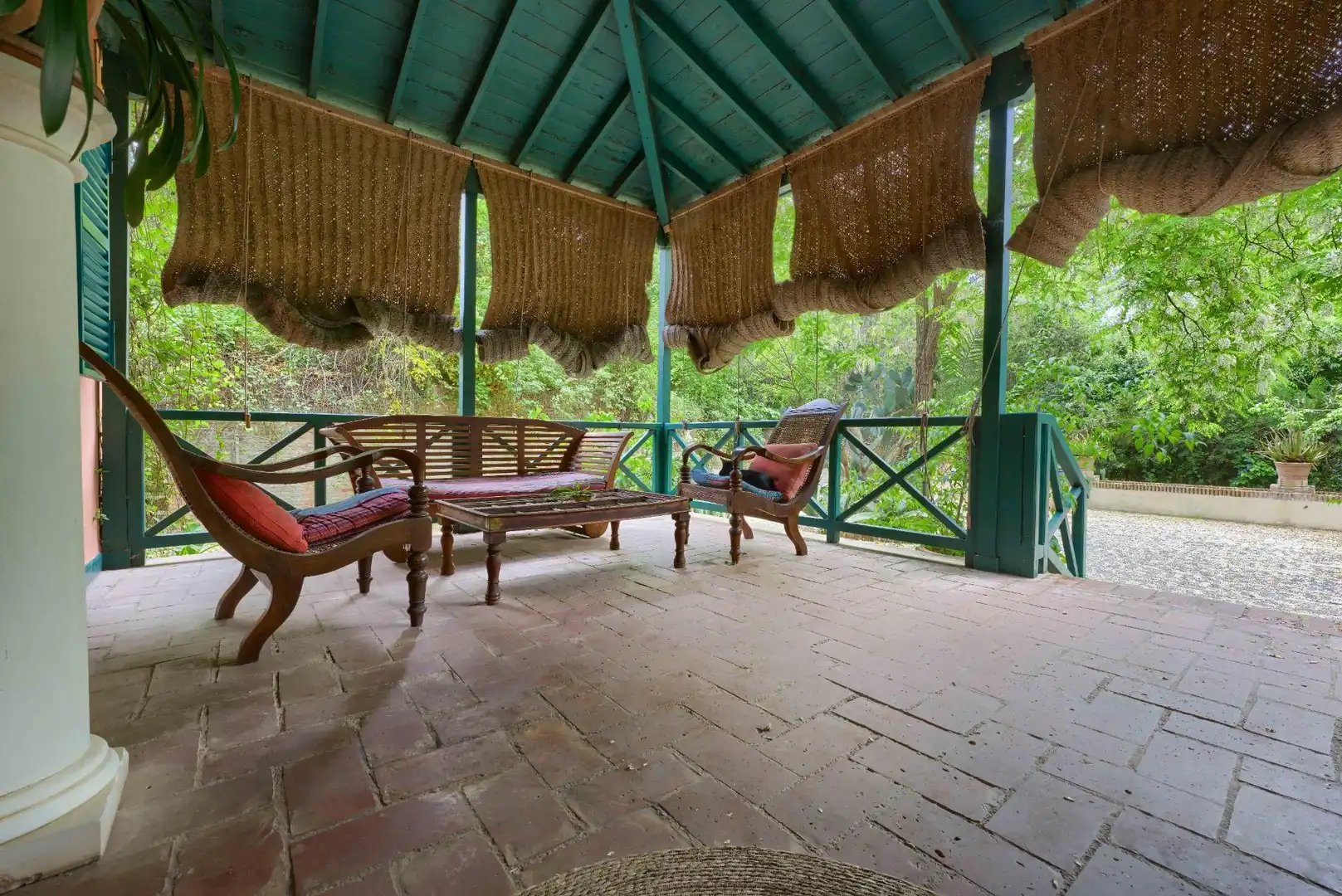 Terrassa de Casa o xalet en venda en Sanlúcar la Mayor amb Aire condicionat, Jardí privat i Terrassa