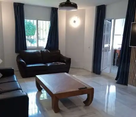 Apartamento con piscina en alquiler en Manzana-2, imagen 2