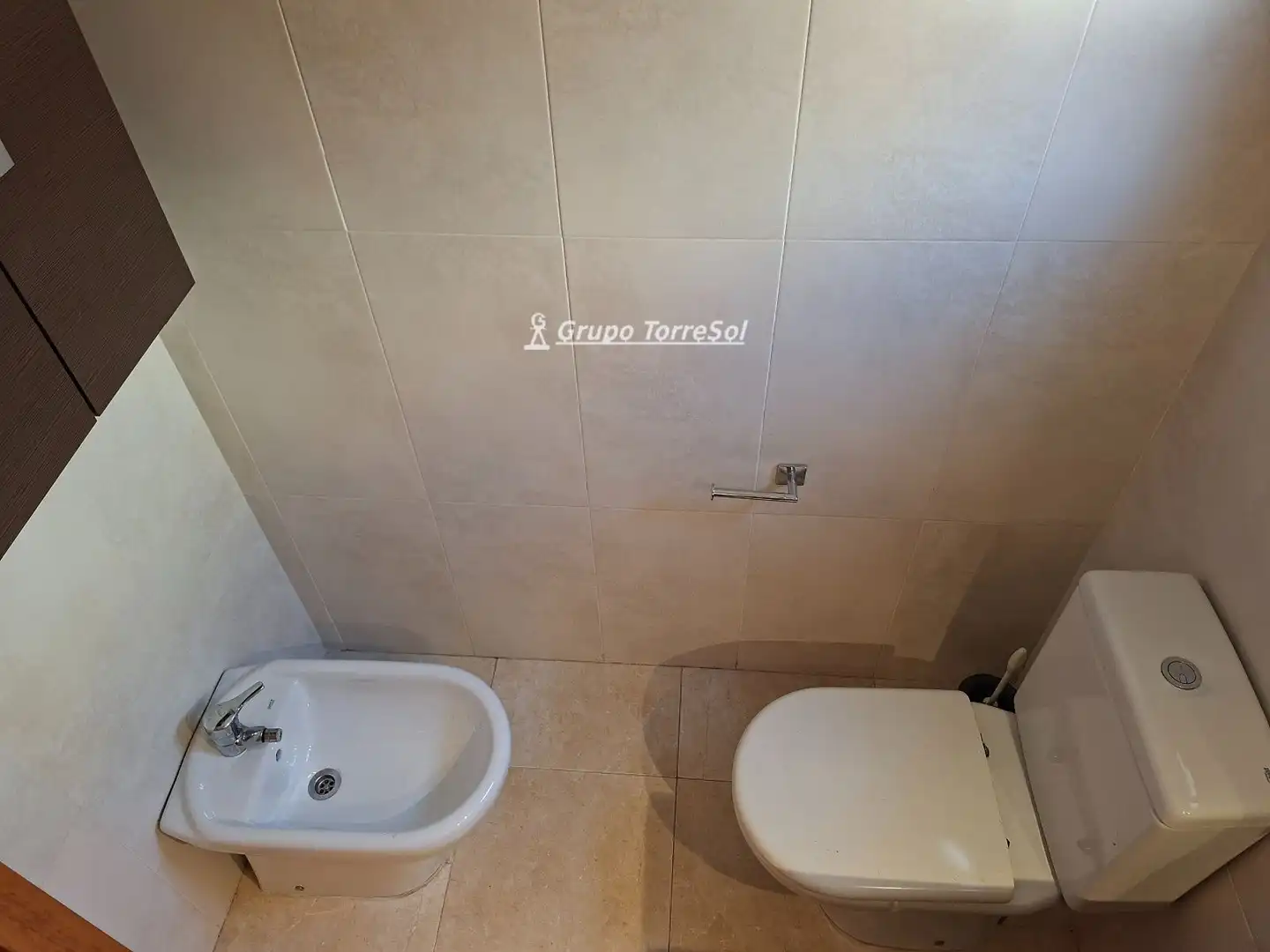 Badezimmer von Einfamilien-Reihenhaus zum Verkauf in El Vendrell mit Privatgarten, Schwimmbad und Gemeinschaftspool