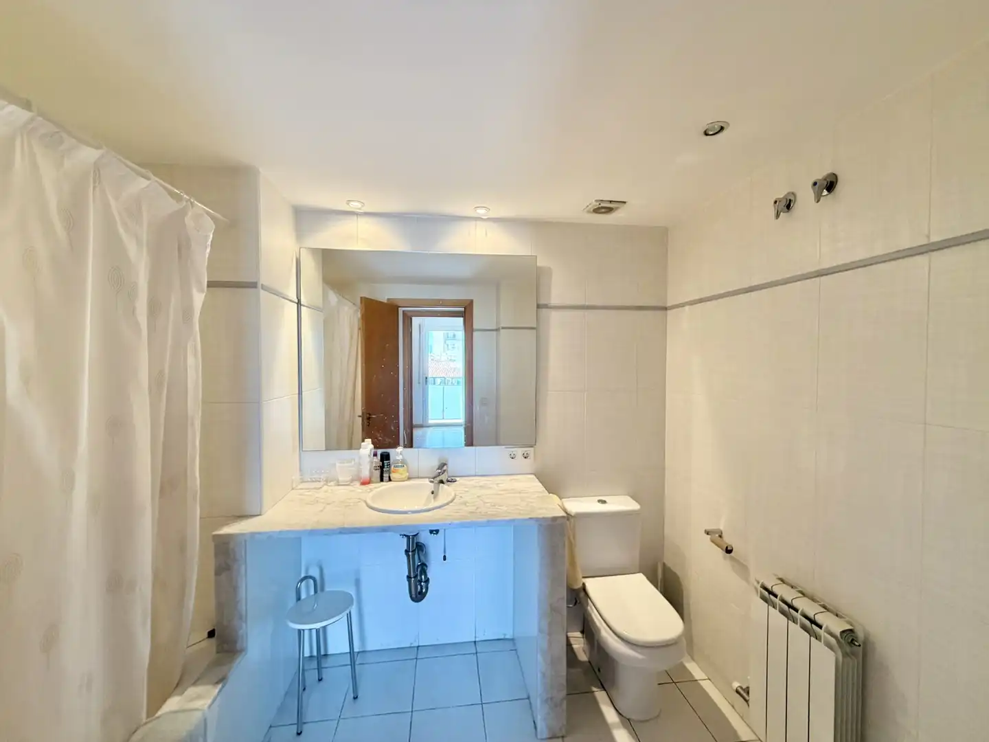 Baño de Piso en venta en Figueres con Calefacción, Terraza y Horno