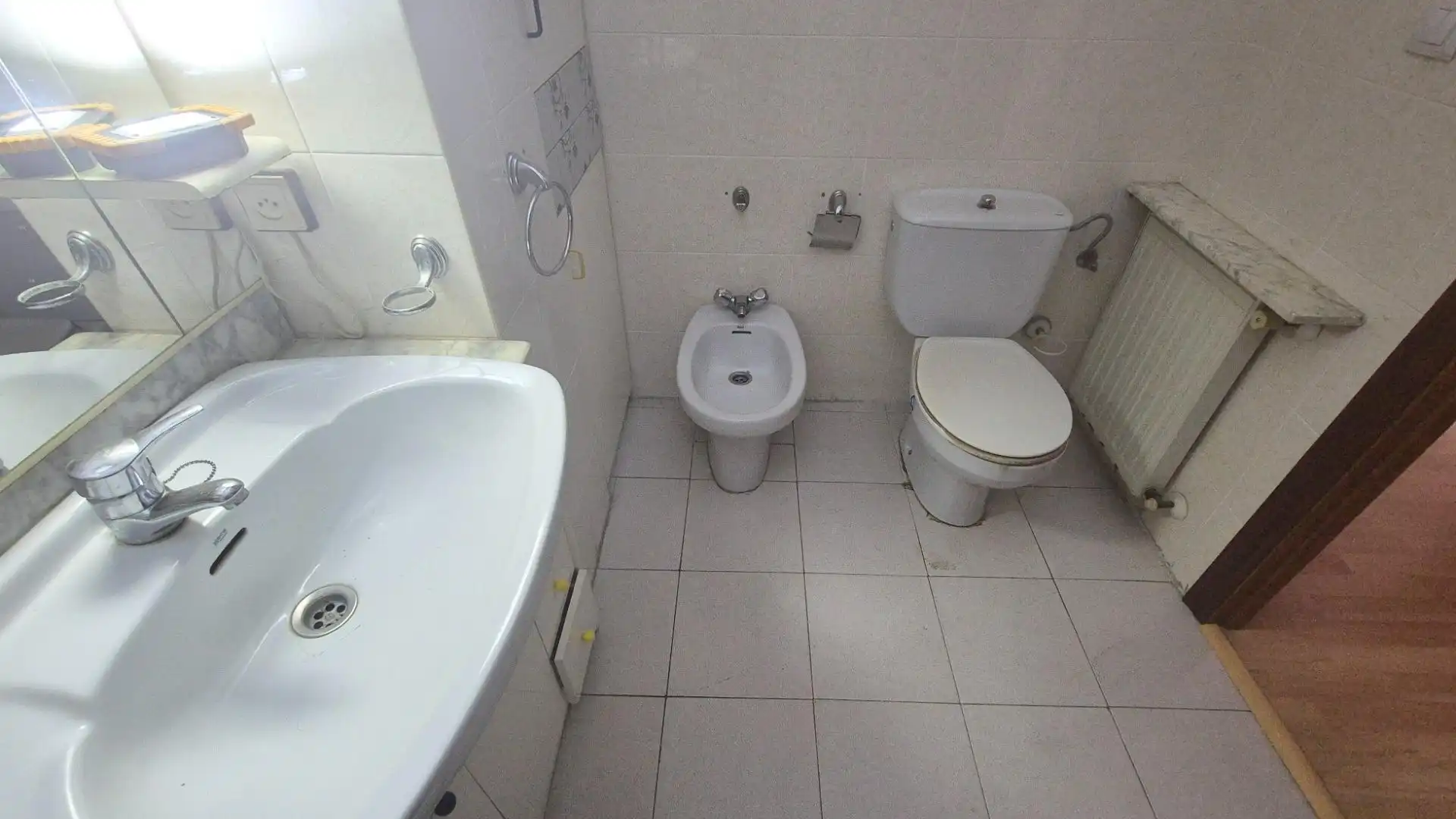 Baño de Piso en venta en Béjar con Calefacción y Balcón