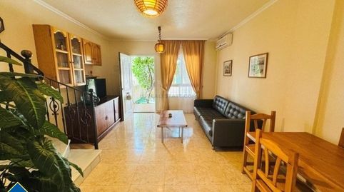 Bungalow con piscina comunitaria, en la provincia de Alicante, en la ciudad de Torrevieja, en Playa de los Locos. 3 habitaciones |