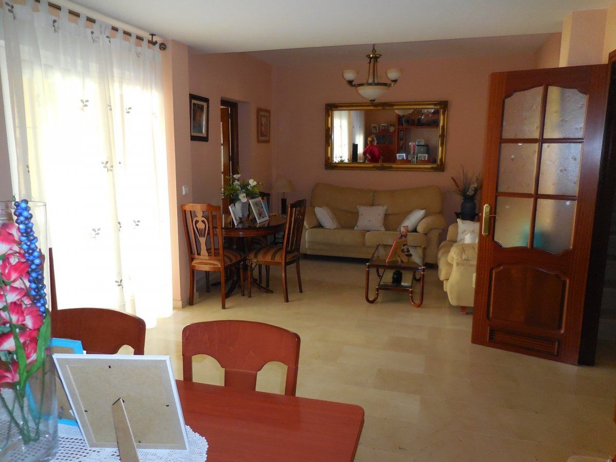 Menjador de Casa o xalet en venda en  Córdoba Capital amb Aire condicionat, Parquet i Balcó