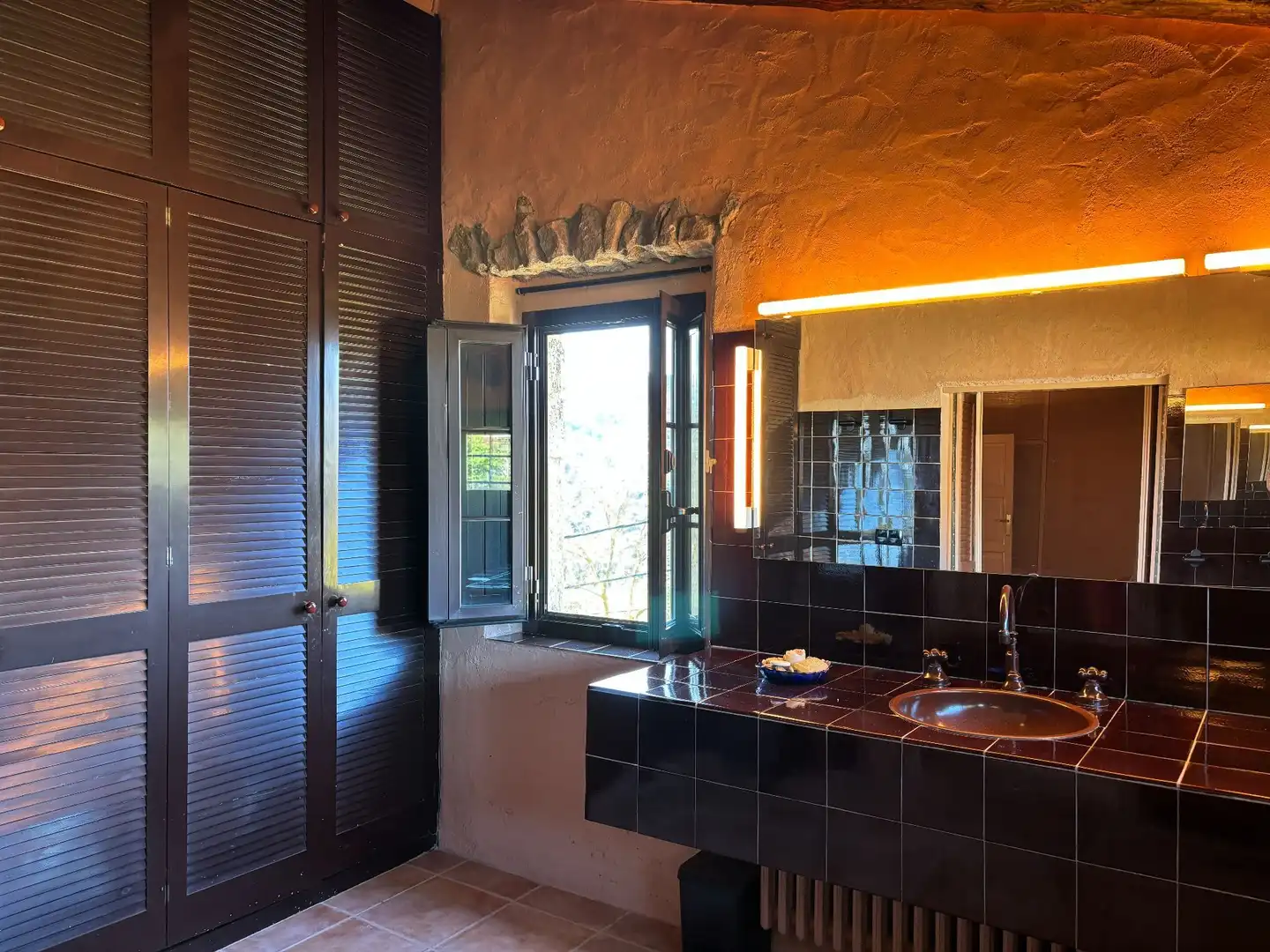 Baño de Finca rústica en venta en Madremanya con Calefacción, Terraza y Trastero