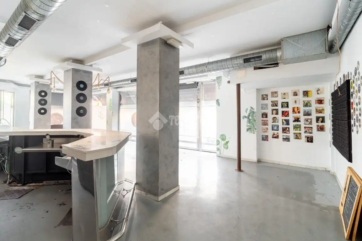 Local comercial en venda a Peligros, imagen 2